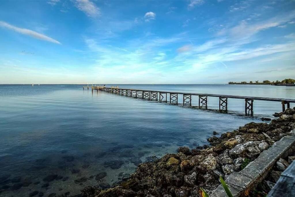 Bay View, Studio206, Beach Steps Away! Pool+Wifi 러스킨 외부 사진