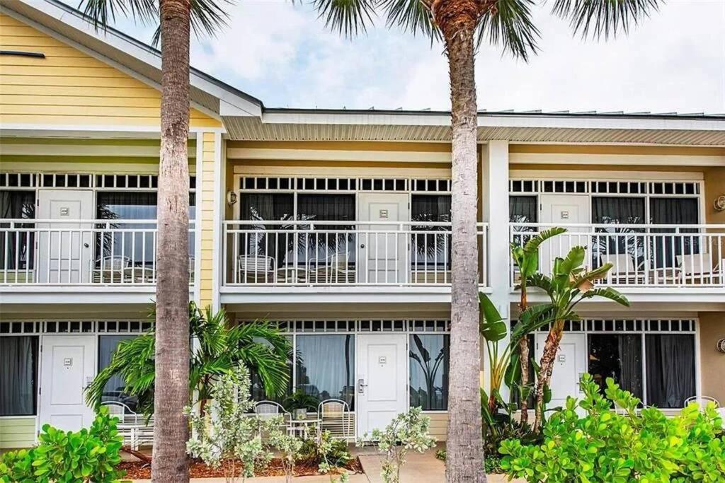 Bay View, Studio206, Beach Steps Away! Pool+Wifi 러스킨 외부 사진