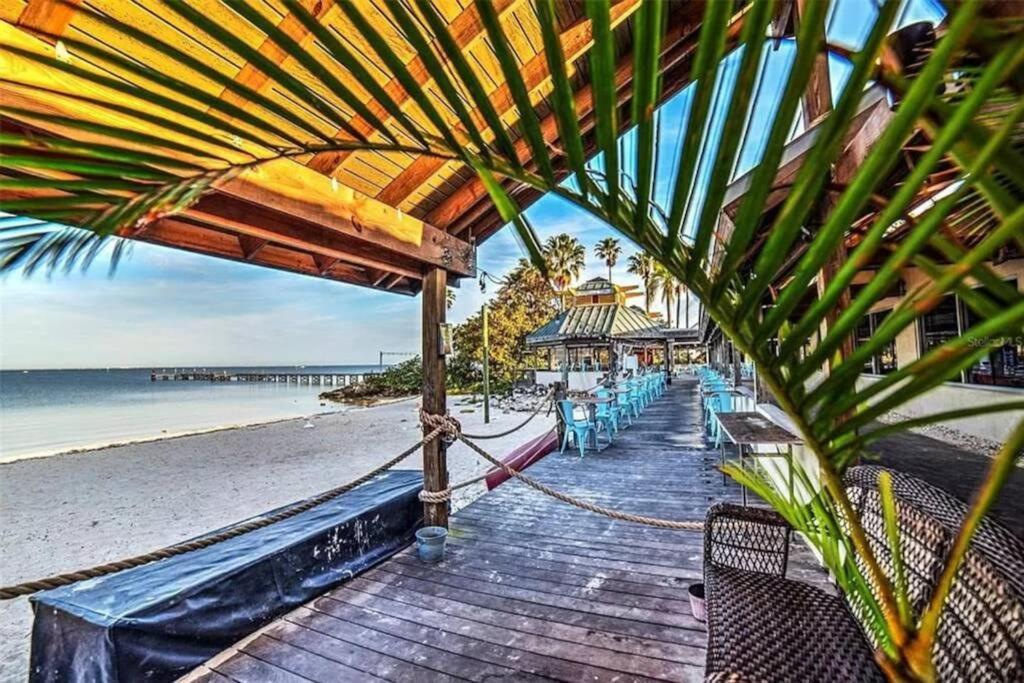 Bay View, Studio206, Beach Steps Away! Pool+Wifi 러스킨 외부 사진