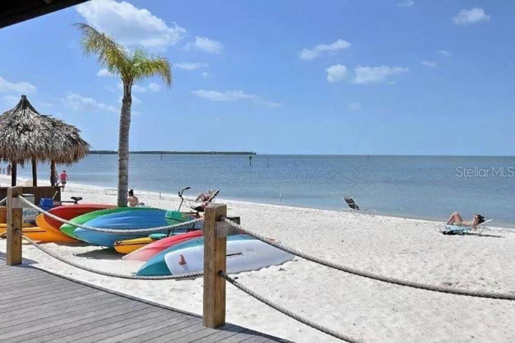 Bay View, Studio206, Beach Steps Away! Pool+Wifi 러스킨 외부 사진
