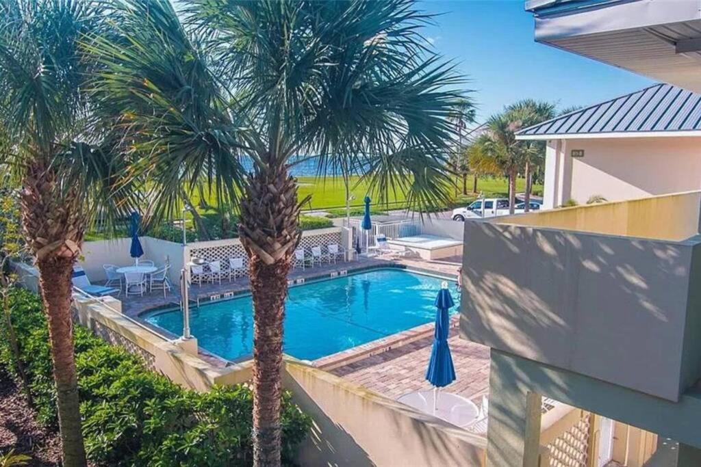 Bay View, Studio206, Beach Steps Away! Pool+Wifi 러스킨 외부 사진