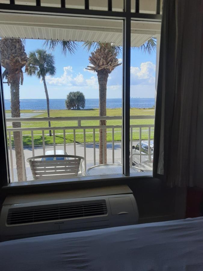 Bay View, Studio206, Beach Steps Away! Pool+Wifi 러스킨 외부 사진