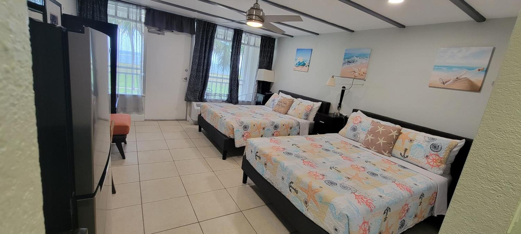Bay View, Studio206, Beach Steps Away! Pool+Wifi 러스킨 외부 사진