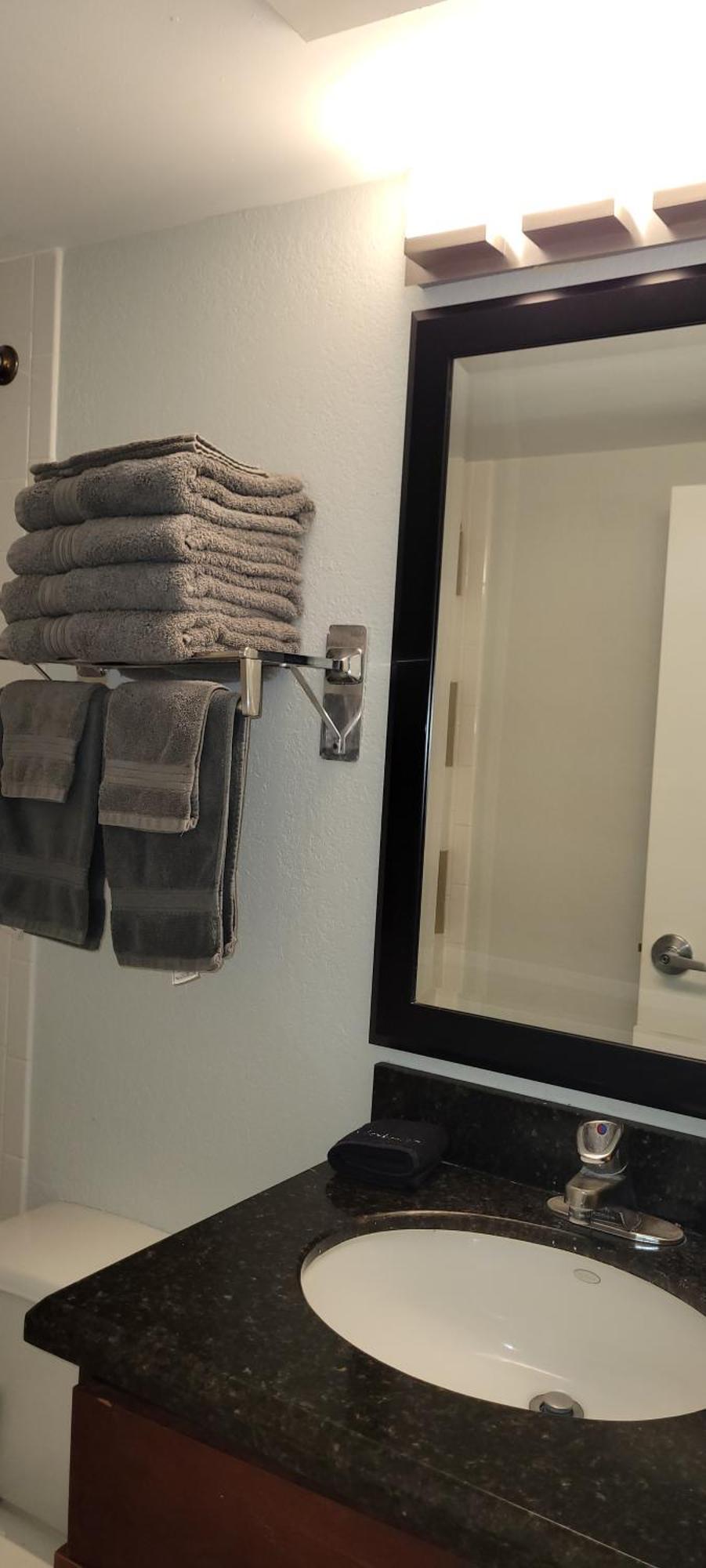Bay View, Studio206, Beach Steps Away! Pool+Wifi 러스킨 외부 사진